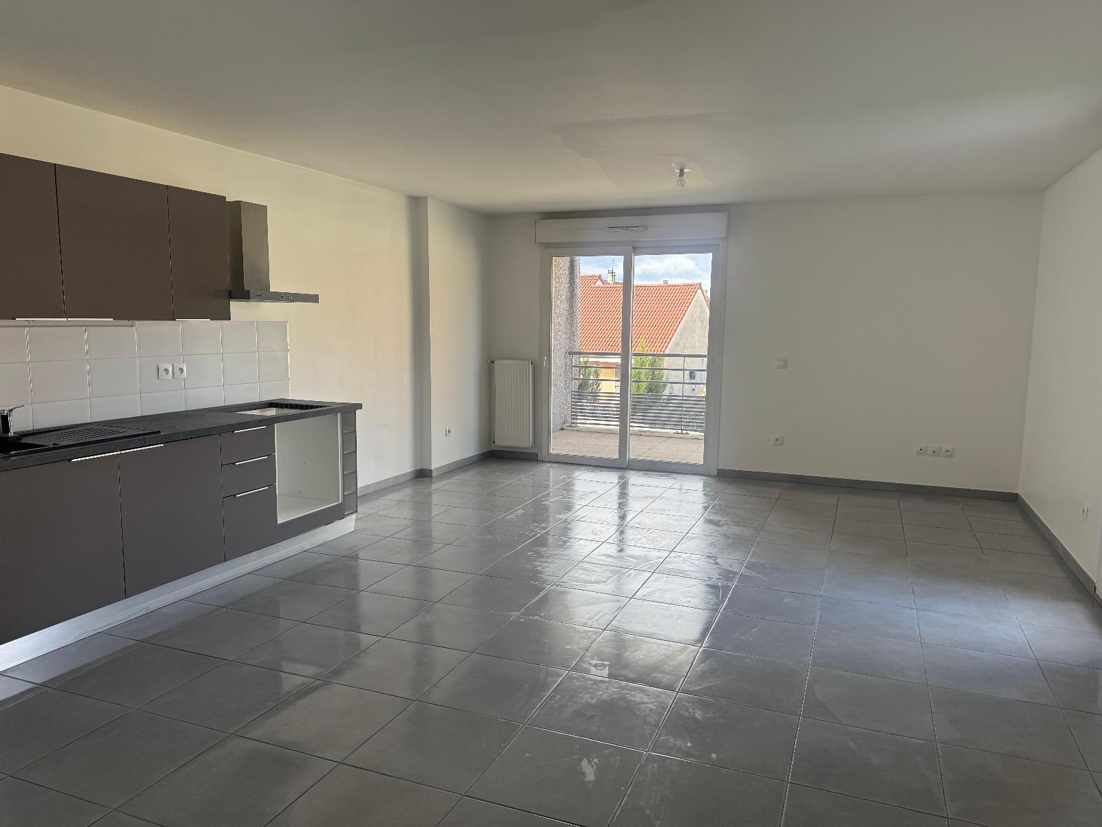 appartement 2 pièces - CHASSIEU